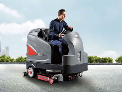 GM 230 Lavadora grande a baterías de operador sentado
